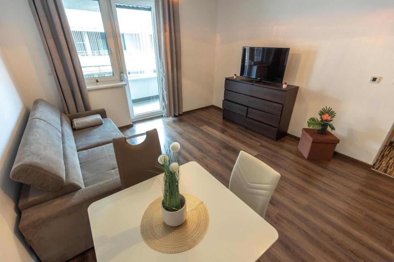 Leo Apartment Boedapest Buitenkant foto