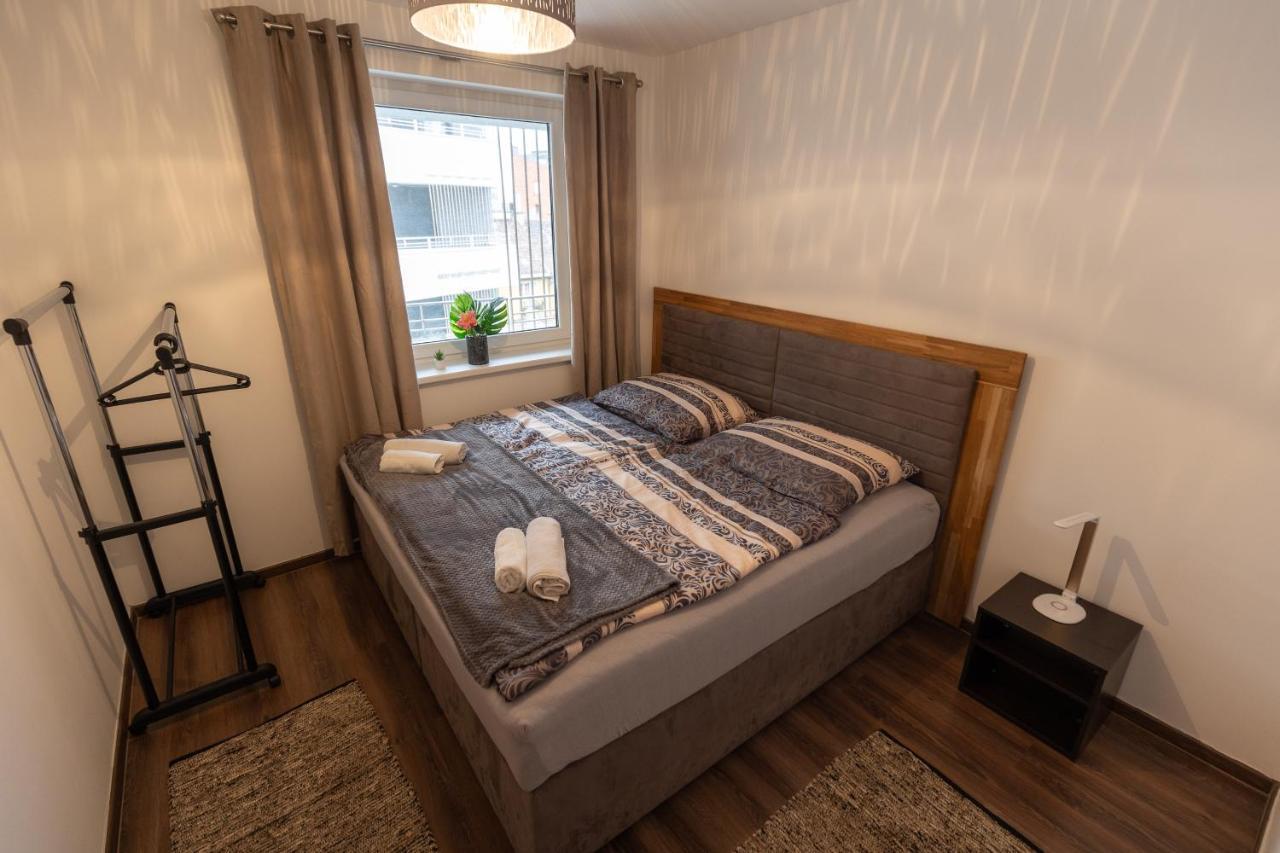 Leo Apartment Boedapest Buitenkant foto