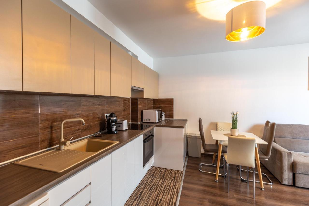 Leo Apartment Boedapest Buitenkant foto